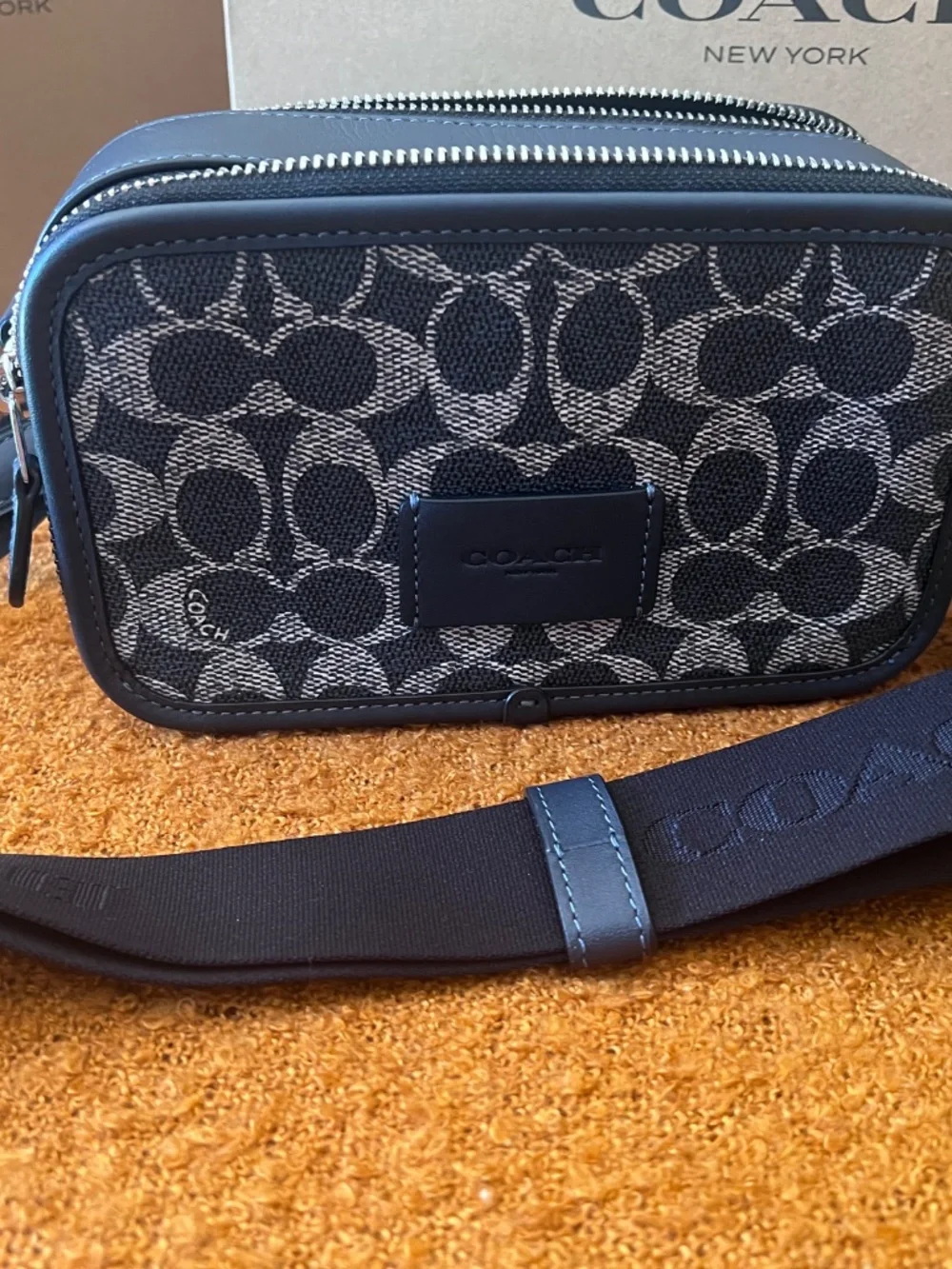 Coach Original  blue sling bag detachable